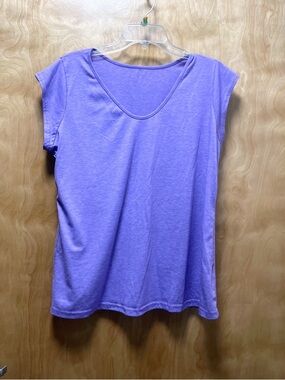 Women’s Lavender Scoop Neck Tee